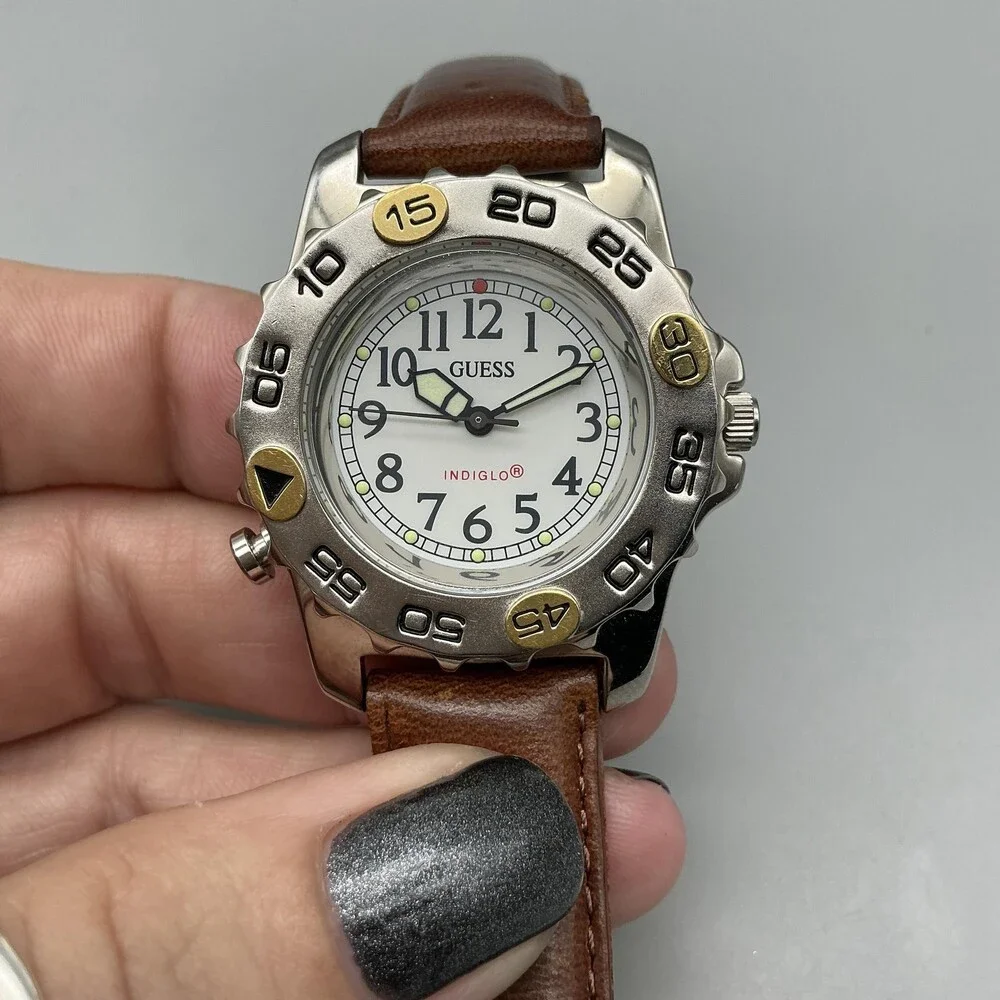Vintage Guess Mens Watch 37mm Silver Tone Leather Indiglo Backlight New Battery
